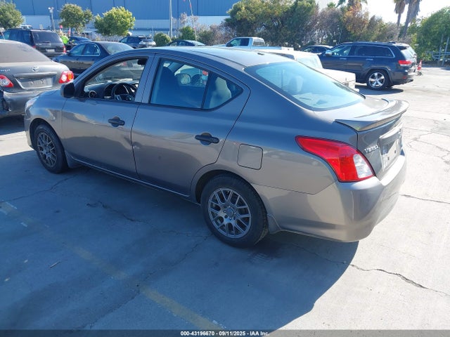 3N1CN7AP3FL805122 Nissan 2015