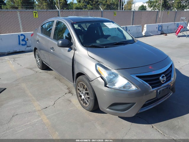 3N1CN7AP3FL805122 Nissan 2015