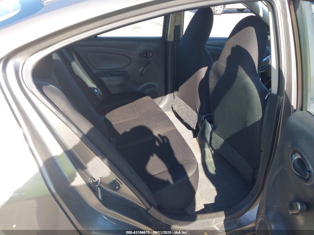 3N1CN7AP3FL805122 Nissan 2015
