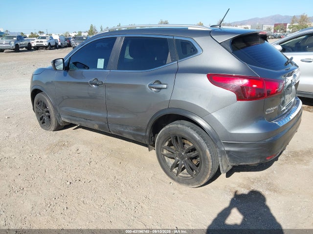 JN1BJ1CP8JW153425 Nissan Rogue Sport Sv