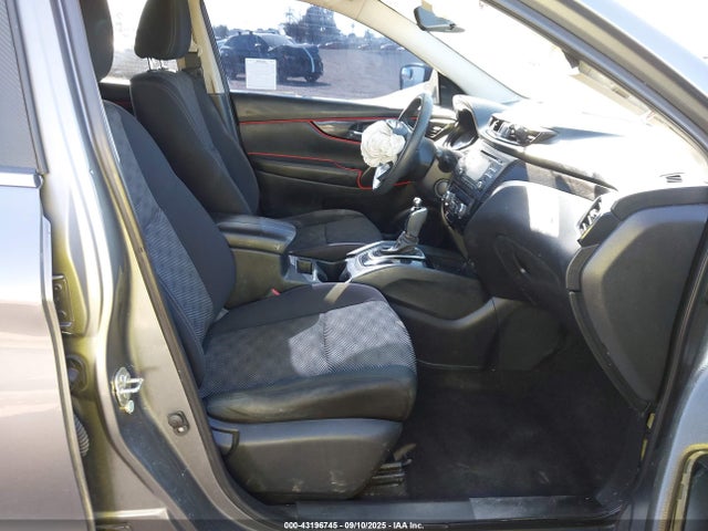 JN1BJ1CP8JW153425 Nissan Rogue Sport Sv
