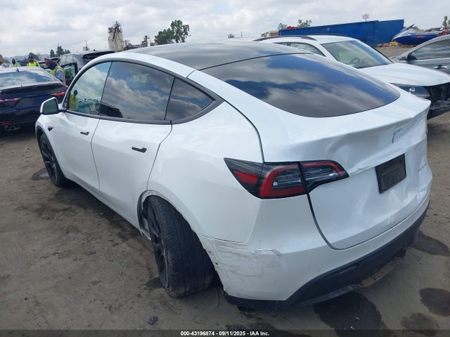 2022 TESLA MODEL Y 7SAYGDEE1NF386630 Photo 2