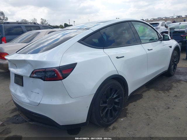 2022 TESLA MODEL Y 7SAYGDEE1NF386630 Photo 3