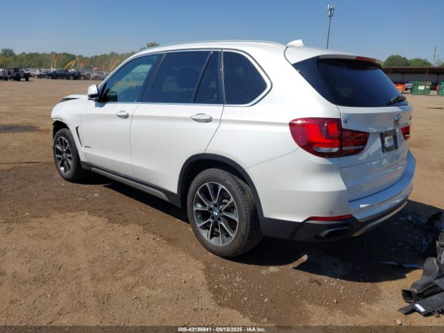 2018 BMW X5 5UXKR0C51J0X95159 Photo 2