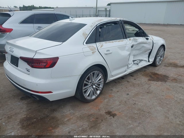 2018 AUDI A4 WAULMAF4XJA113450 Photo 3