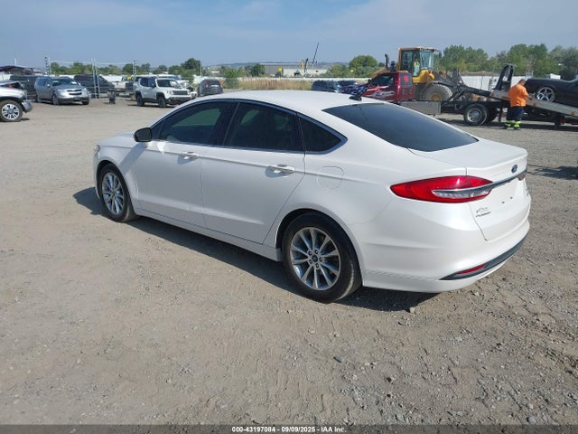 Ford 2017 2017 3FA6P0HD9HR132642 Image 3
