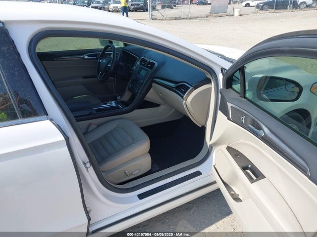 Ford 2017 2017 3FA6P0HD9HR132642 Image 5