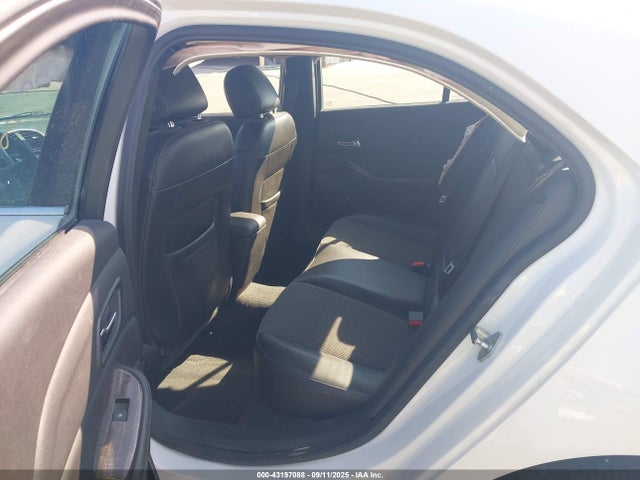 Chevrolet lkw 2015 1G11C5SL4FF118910 Image 8