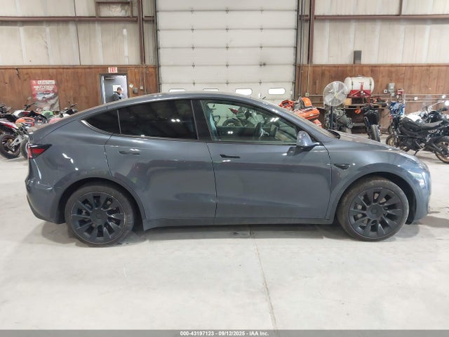 5YJYGDEE5MF111497 Tesla 2021