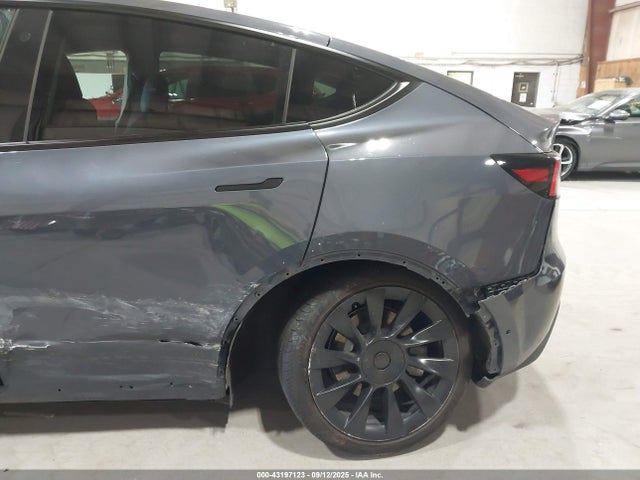 5YJYGDEE5MF111497 Tesla 2021