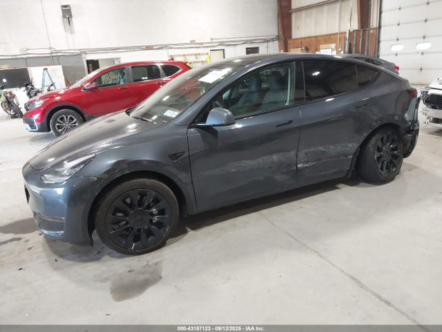 5YJYGDEE5MF111497 Tesla 2021