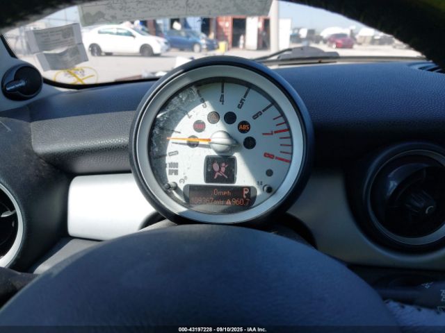 2010 MINI COOPER WMWMF3C57ATZ62317 Photo 6