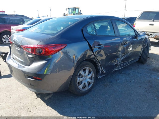 Mazda pe 2015 3MZBM1U72FM144484 Image 4