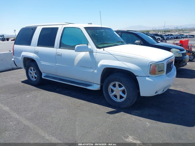 2000 CADILLAC ESCALADE 1GYEK63R7YR220833 Photo 0