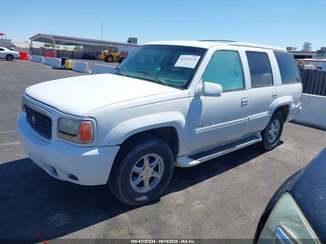 2000 CADILLAC ESCALADE 1GYEK63R7YR220833 Photo 1