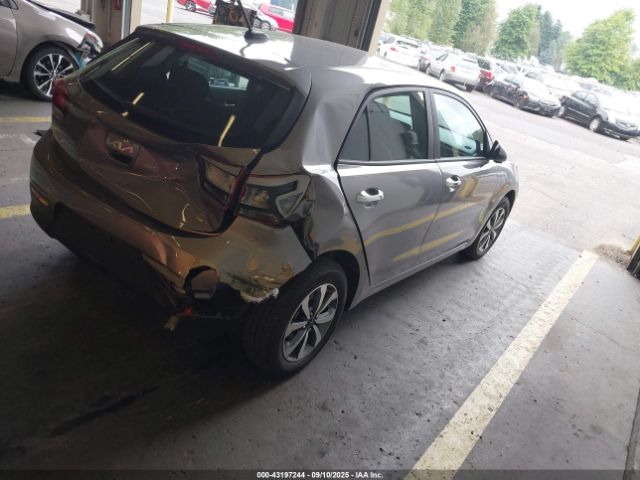 2023 KIA RIO 5-DOOR 3KPA25AD1PE629328 Photo 3