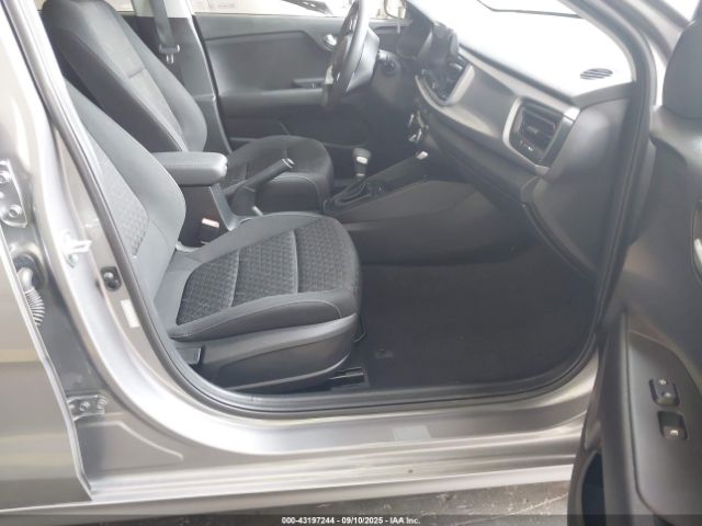 2023 KIA RIO 5-DOOR 3KPA25AD1PE629328 Photo 4