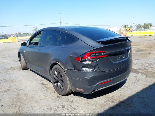 2016 TESLA MODEL X 5YJXCBE41GF003644 Photo 2