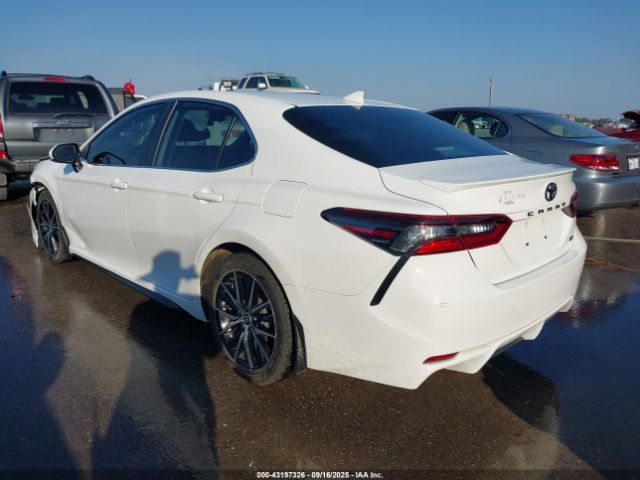 2021 TOYOTA CAMRY 4T1G11AK3MU448194 Photo 2