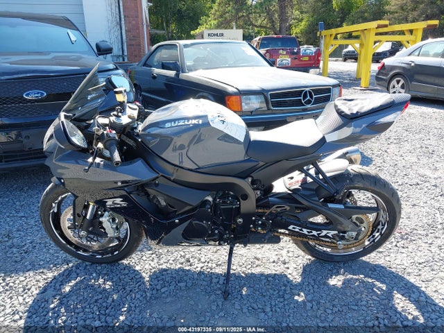 JS1GR7MA0S7101060 Suzuki R747