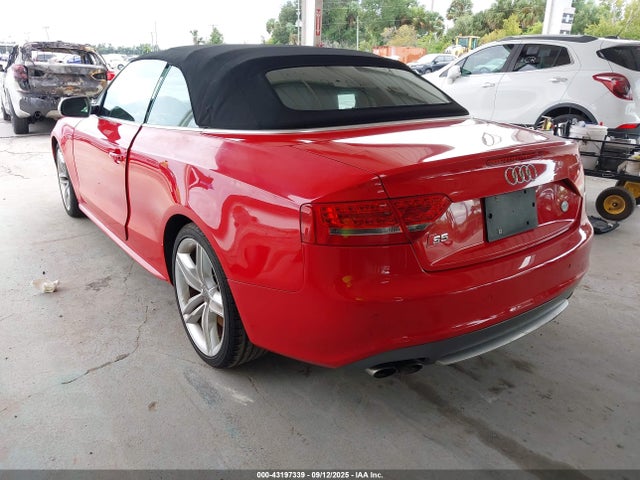 2011 AUDI S5 WAUVGAFH0BN005996 Photo 2