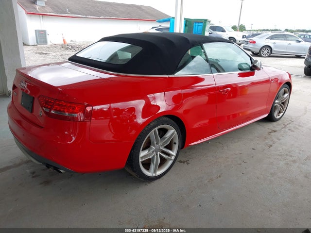 2011 AUDI S5 WAUVGAFH0BN005996 Photo 3