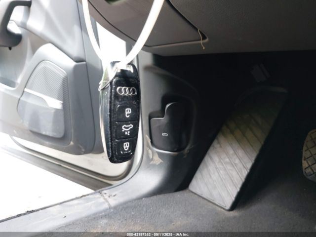 2020 AUDI Q7 WA1LXAF77LD003469 Photo 10