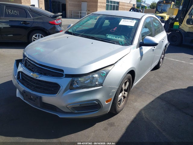 Chevrolet LUV 2015 1G1PC5SB0F7267570 Image 2