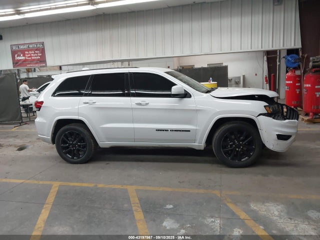 1C4RJEAG2JC430884 Jeep Grand Cherokee
