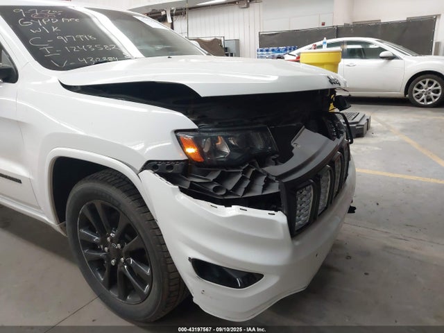 1C4RJEAG2JC430884 Jeep Grand Cherokee
