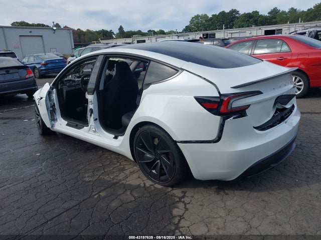 2024 TESLA MODEL 3 5YJ3E1ET6RF794461 Photo 2