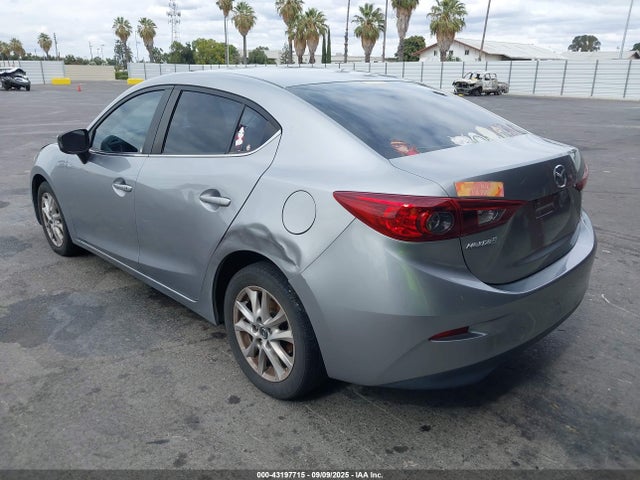 JM1BM1U78G1322643 Mazda pe