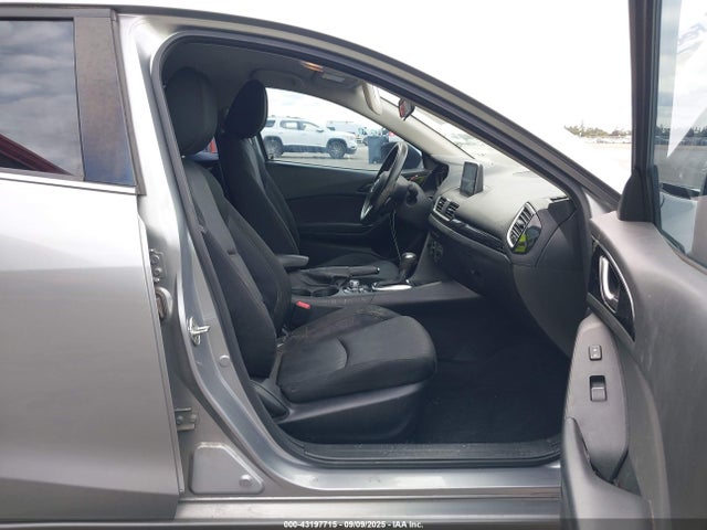 JM1BM1U78G1322643 Mazda pe