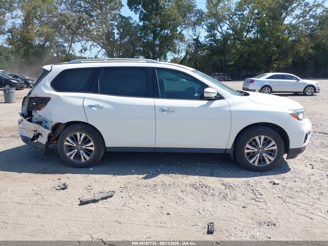 Nissan 2017 2017 5N1DR2MN2HC611243 Image 13