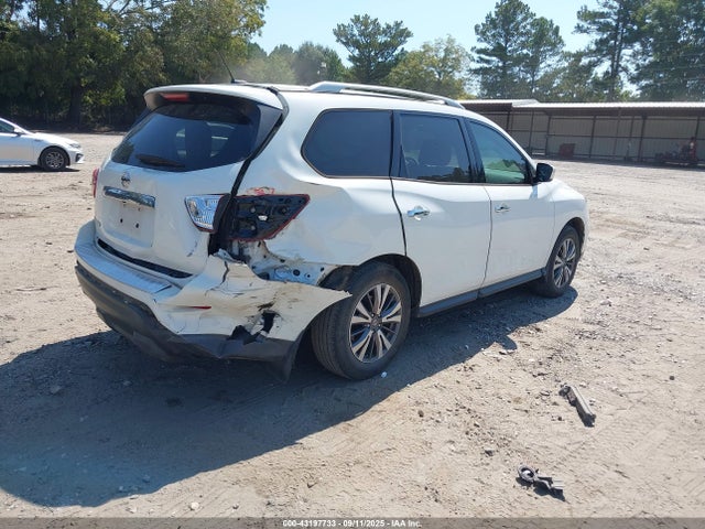 Nissan 2017 2017 5N1DR2MN2HC611243 Image 4