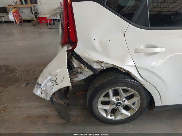 Продажа на аукционе авто 2022 Kia Soul S, vin: KNDJ23AU7N7156536, номер лота: 43197799