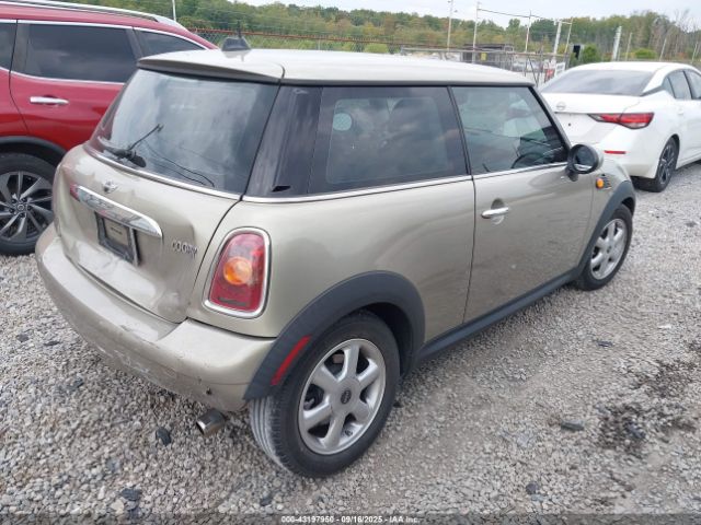 2009 MINI COOPER WMWMF33529TW77634 Photo 3