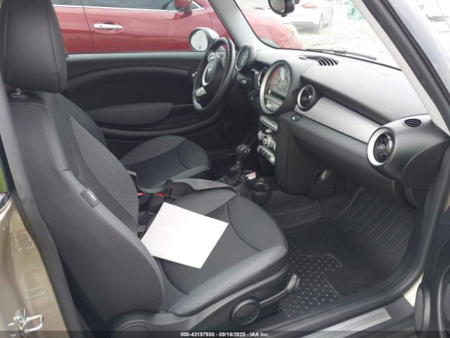 2009 MINI COOPER WMWMF33529TW77634 Photo 4