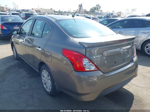 3N1CN7AP0FL822153 Nissan 2015