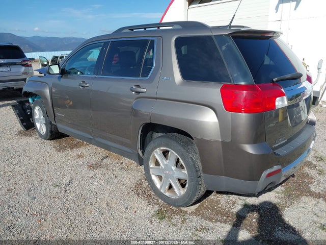 2011 GMC TERRAIN 2CTFLTE51B6448737 Photo 2