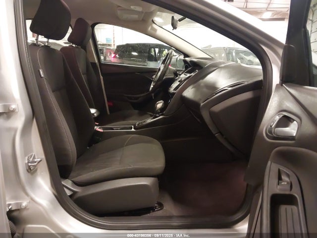 Ford Focus 2016 1FADP3F2XGL361080 Image 5