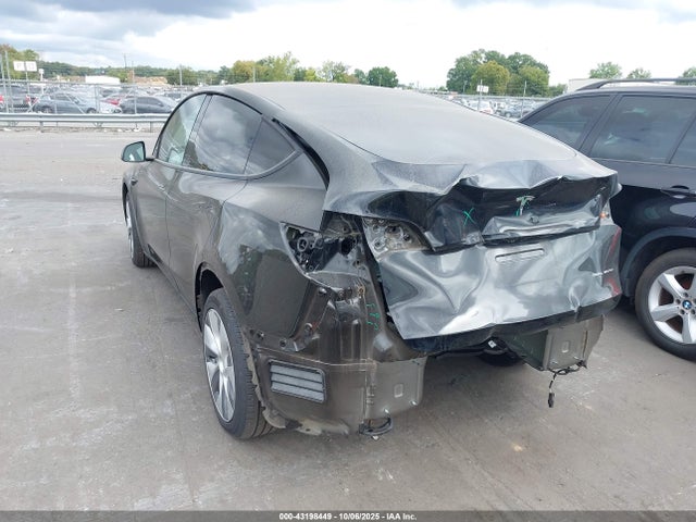2023 TESLA MODEL Y 7SAYGDEEXPA127134 Photo 2