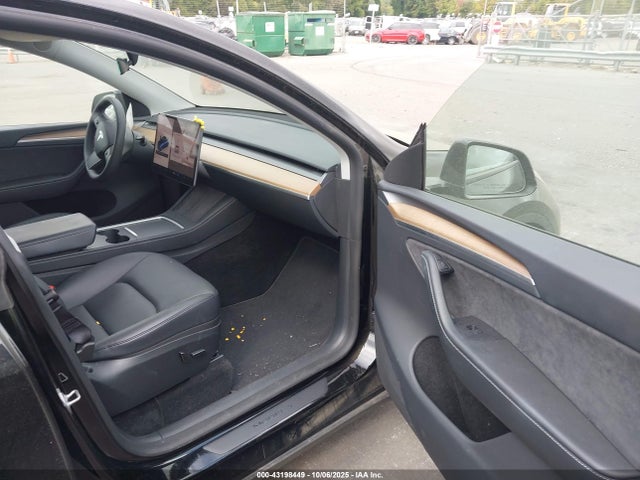 2023 TESLA MODEL Y 7SAYGDEEXPA127134 Photo 4