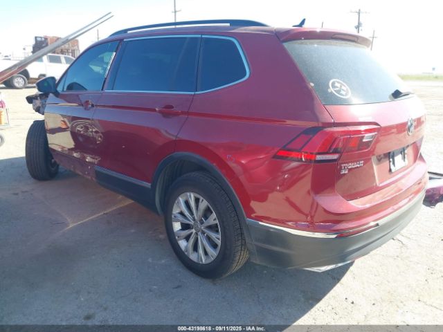 2018 VOLKSWAGEN TIGUAN 3VV3B7AX1JM025467 Photo 2