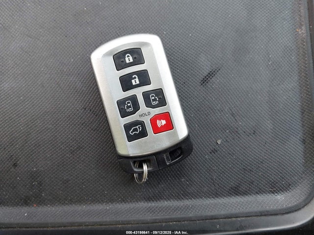 5TDDK3DC5FS114485 Toyota Sienna Xle Premium 7 Passenger