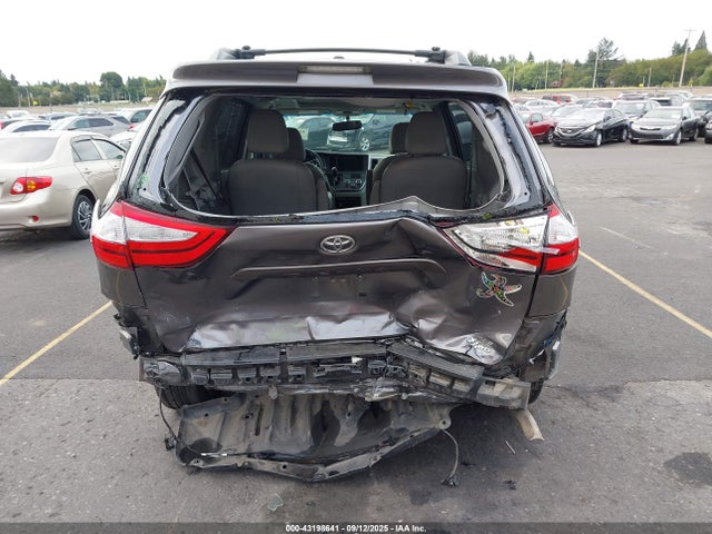 5TDDK3DC5FS114485 Toyota Sienna Xle Premium 7 Passenger