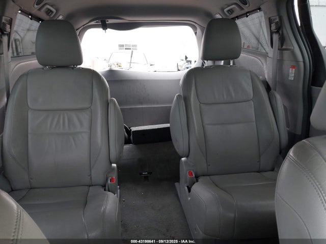 5TDDK3DC5FS114485 Toyota Sienna Xle Premium 7 Passenger