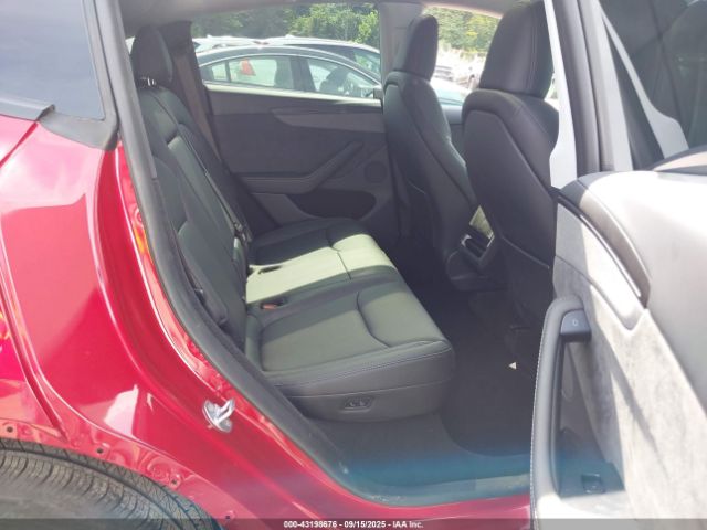 2026 TESLA MODEL Y 7SAYGDEE6TF360599 Photo 7