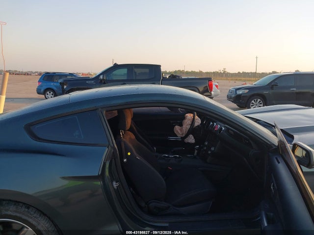 Ford Mustang V6 2016 1FA6P8AM5G5210084 Image 22