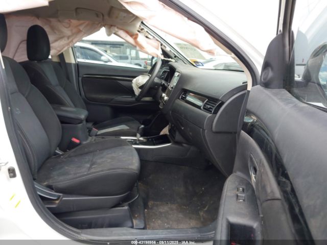 2020 MITSUBISHI OUTLANDER JA4AD2A33LZ011663 Photo 4